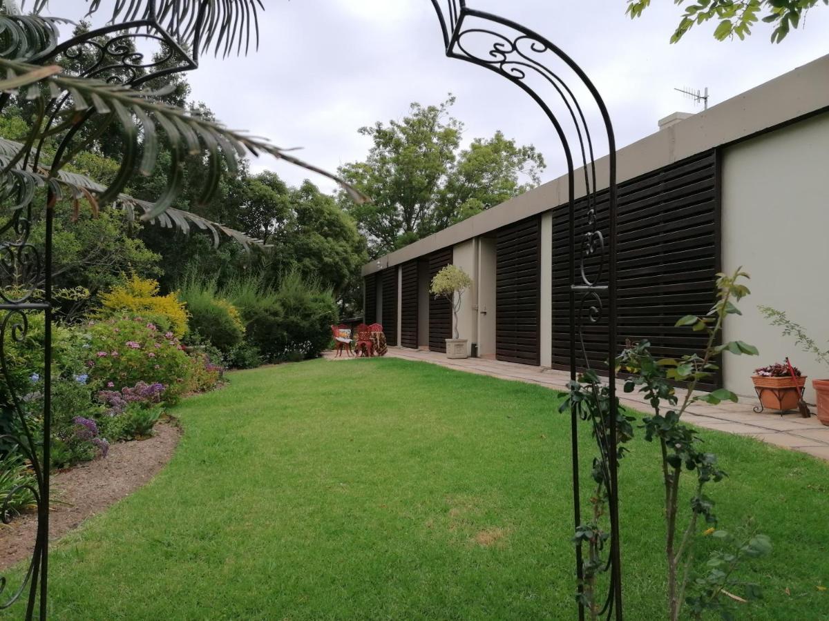 Aanhuizen Guest House สเวลเลนดาม ภายนอก รูปภาพ