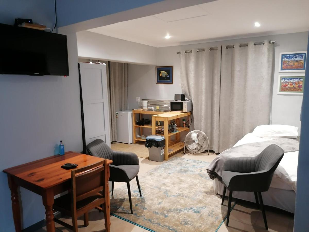Aanhuizen Guest House สเวลเลนดาม ภายนอก รูปภาพ