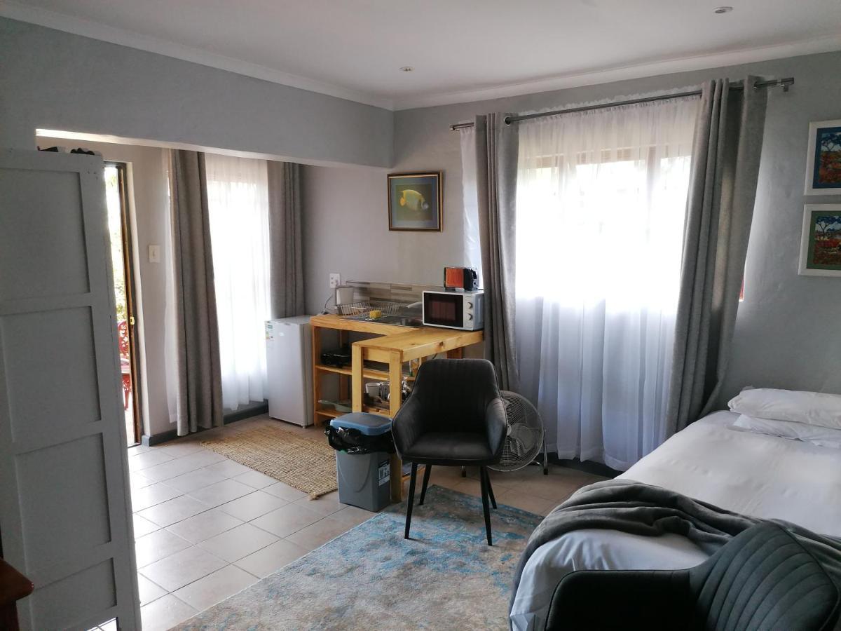 Aanhuizen Guest House สเวลเลนดาม ภายนอก รูปภาพ